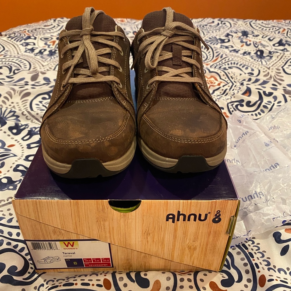 Ahnu Taraval Walking Shoes. Woman’s size 8. Porter/brown
